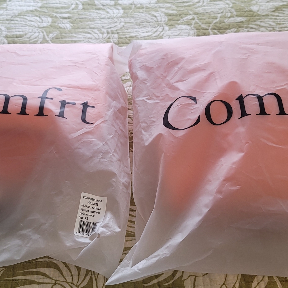 COMFRT HOODIE & SWEATPANTS SET IN CORAL XS - Picture 6 of 16